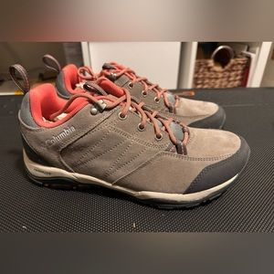 Columbia Mount Carmel low waterproof hiking shoes size 9.5 NWT